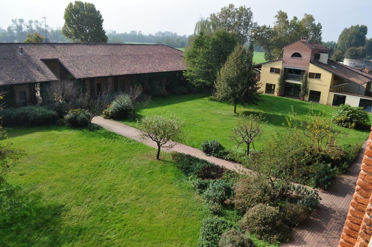Cascina Radice Bed and Breakfast Arluno Exteriör bild
